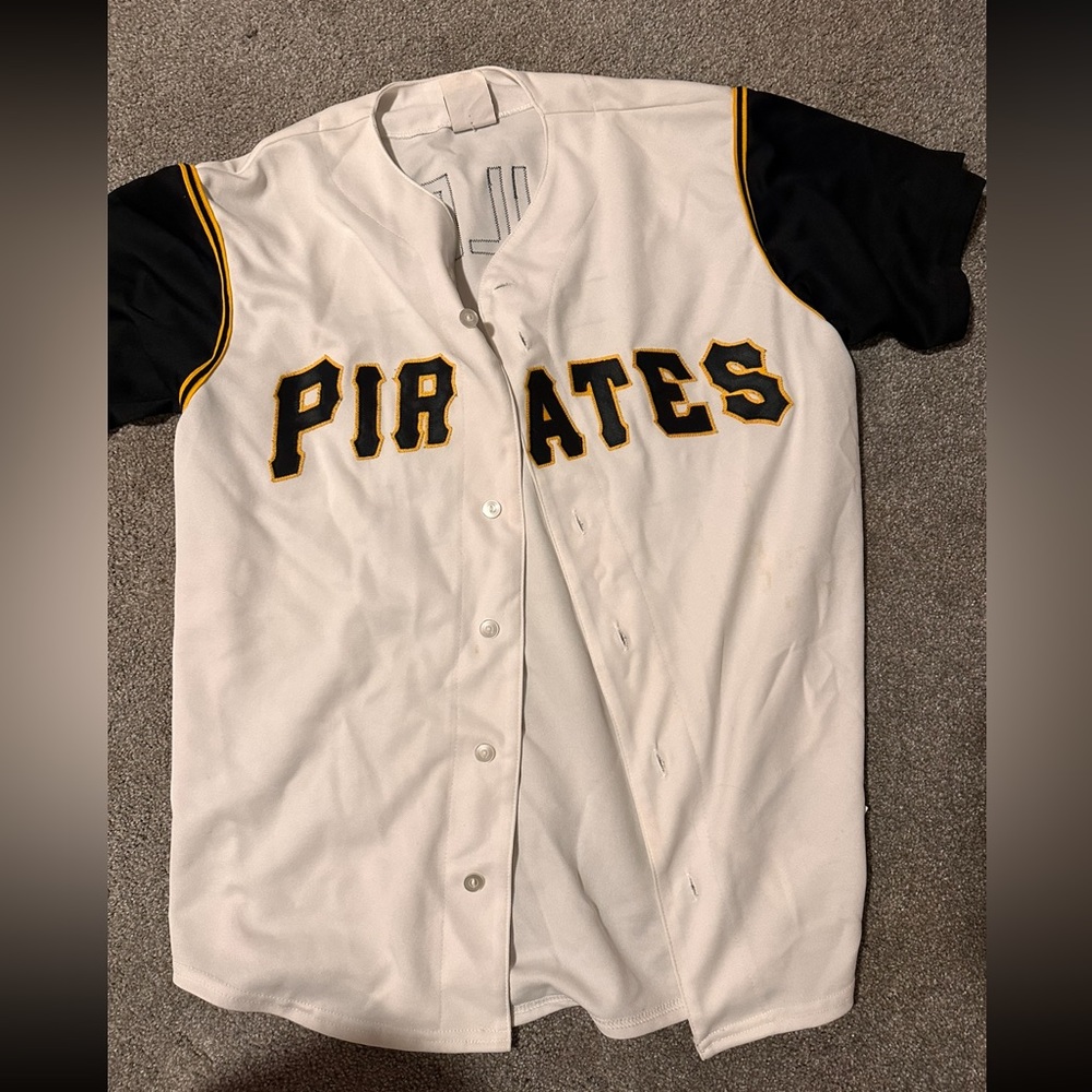 Giles 24 Pirates jersey